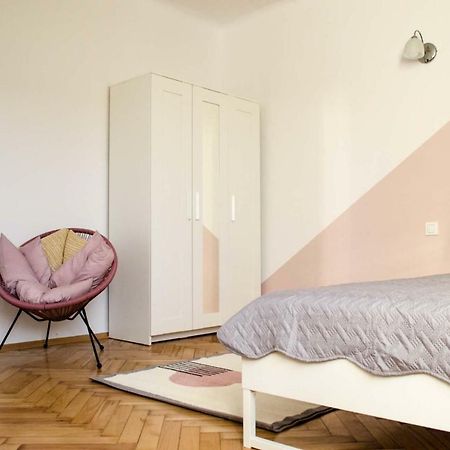 ורשה New Life Apartment Next To Metro Station מראה חיצוני תמונה