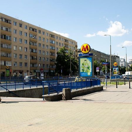 ורשה New Life Apartment Next To Metro Station מראה חיצוני תמונה