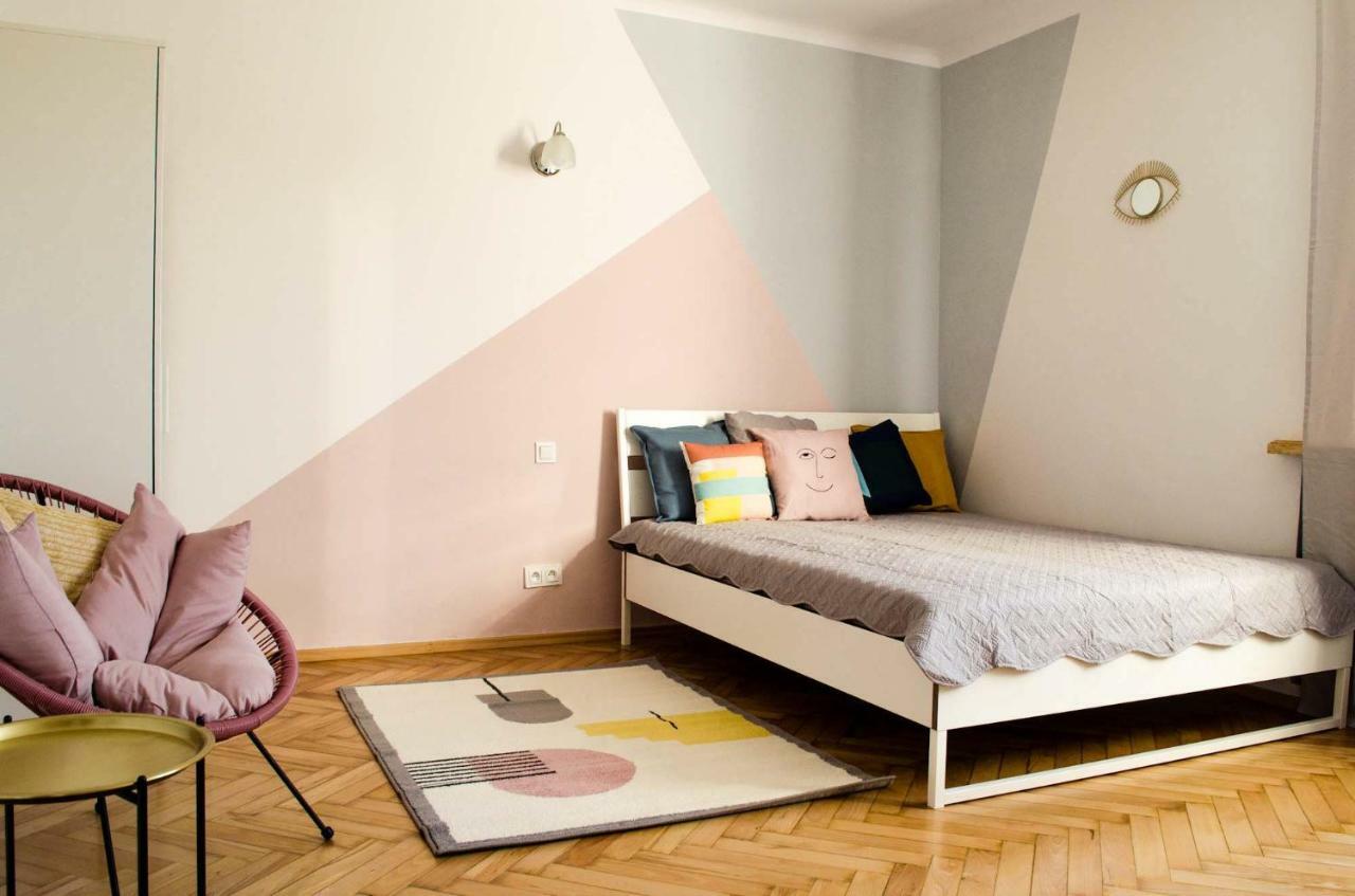 ורשה New Life Apartment Next To Metro Station מראה חיצוני תמונה