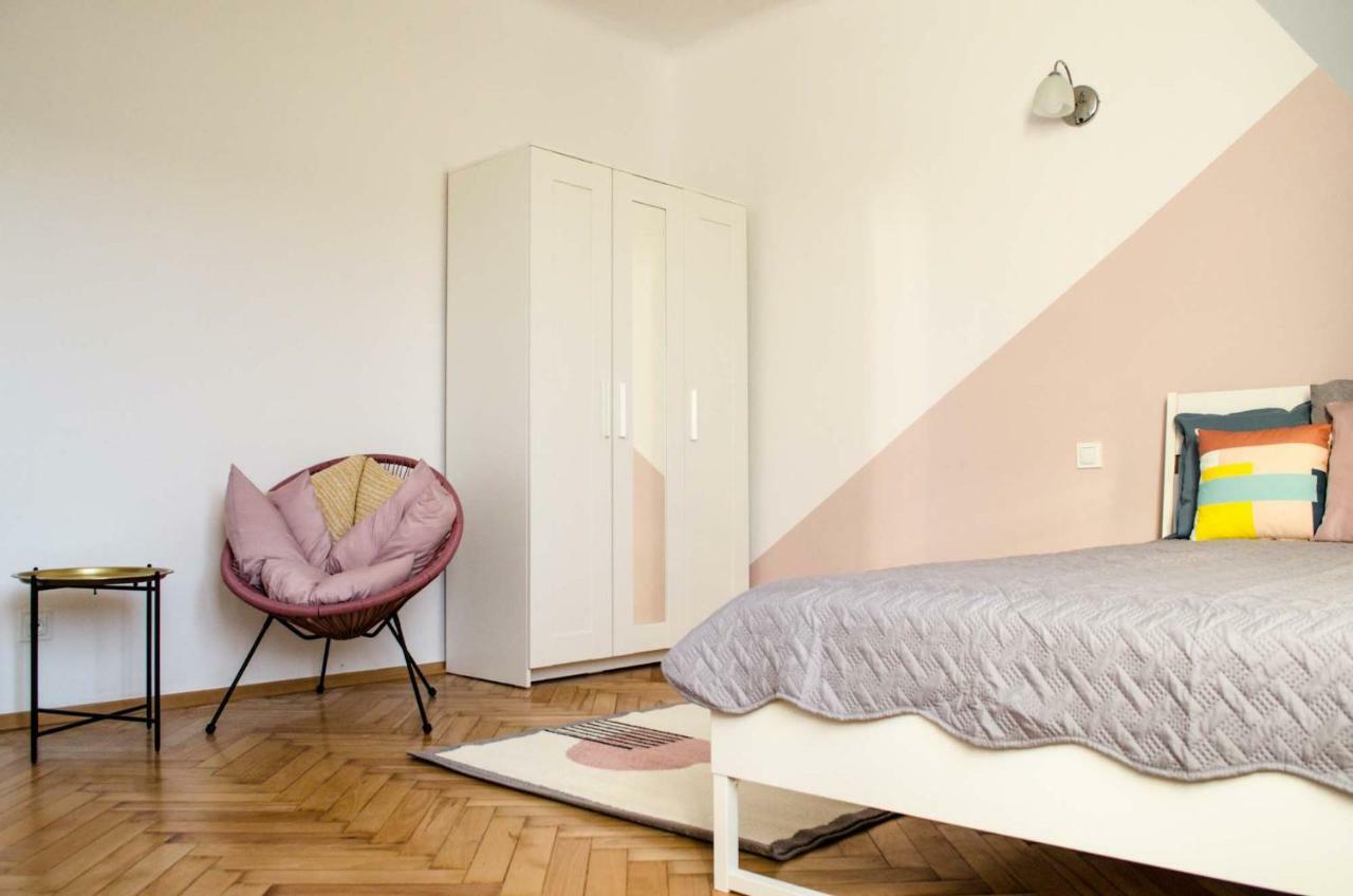 ורשה New Life Apartment Next To Metro Station מראה חיצוני תמונה